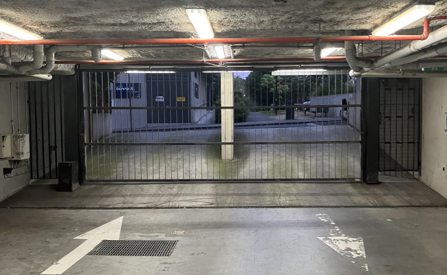 Carlton - Secure parking!