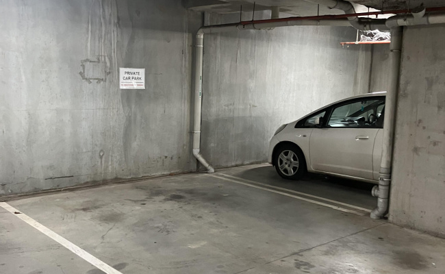 Carlton - Secure parking!