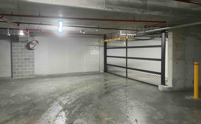 Secure parking space two minutes from Petersham Station