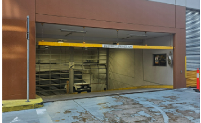 Secure Garage Parking, 1 min walk to Rhodes Train station and Rhodes Central