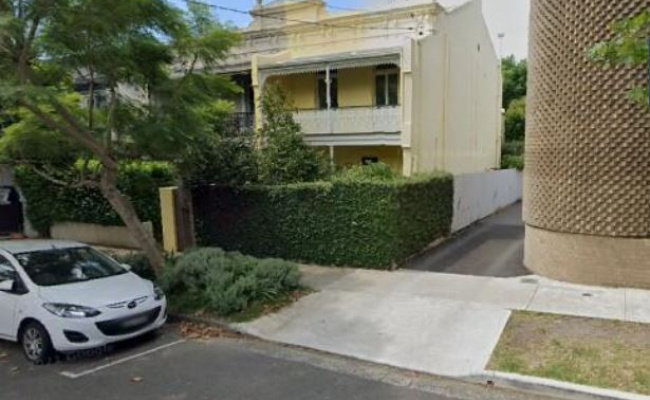 Great Spot in North Sydney close to Metro
