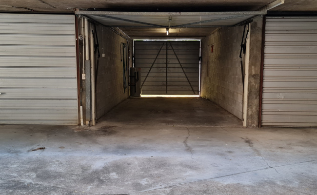 Lock-up Garage only minutes away from Train Station.