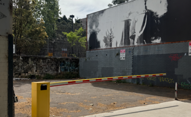 Large Vehicle / Van Parking in Woolloomooloo / City Fringe