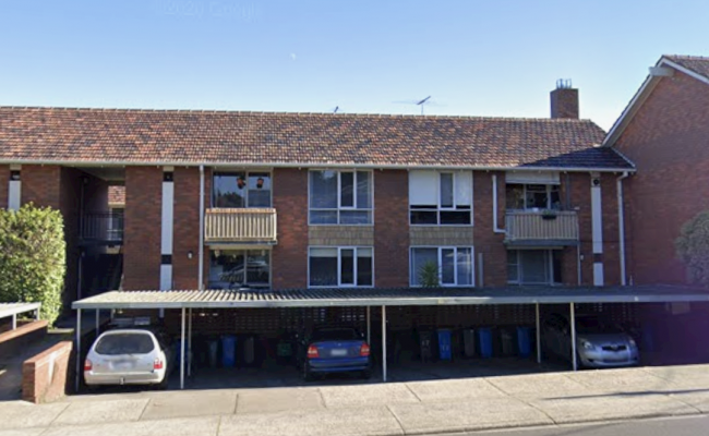 Great parking space 100m from Camberwell Junction