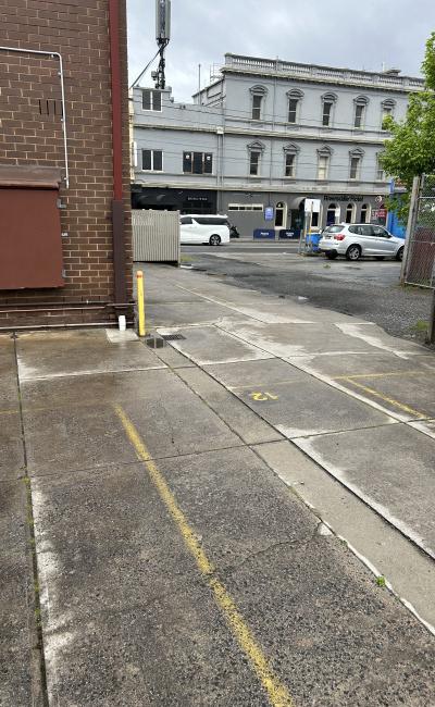 Park at right at the intersection of Riversdale road and Auburn Road, Hawthorn East