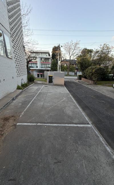 Large Outdoor Parking Space in Hawthorn