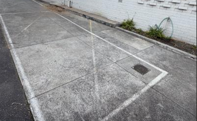 Large Outdoor Parking Space in Hawthorn