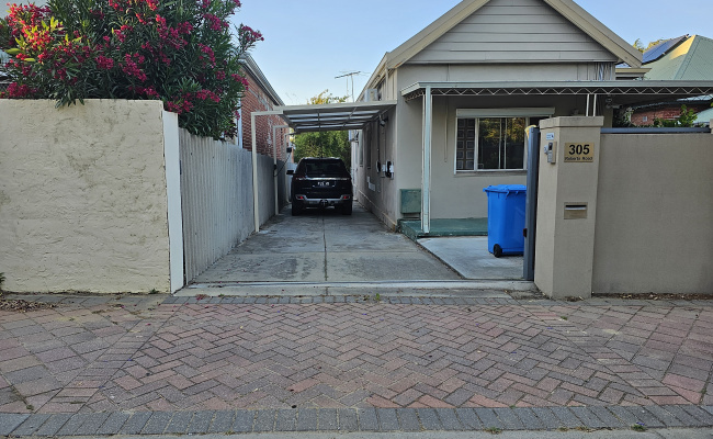 Subiaco EV Parking Spot 7kw type 2 park top up in a few hours or overnight be rdy for a road trip.
