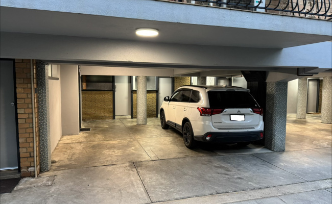 Great spacious undercover parking space South Yarra
