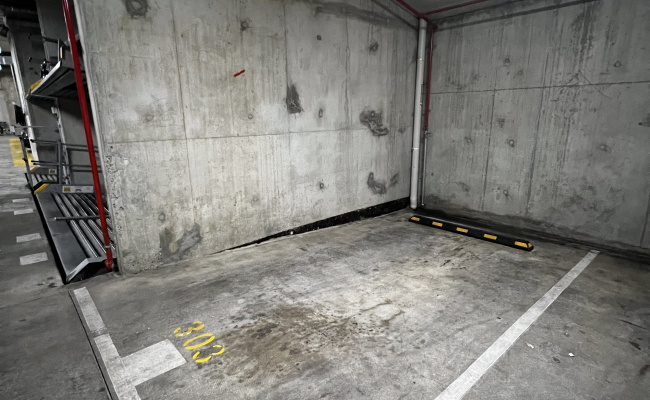 West Melbourne Parking Close to North Melbourne Station