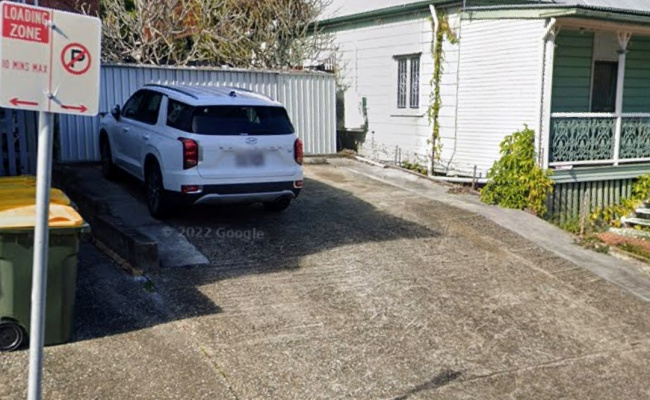 Driveway parking on Rosa Street in Spring Hill Queensland Driveway parking on Rosa Street in Spring Hill Queensland