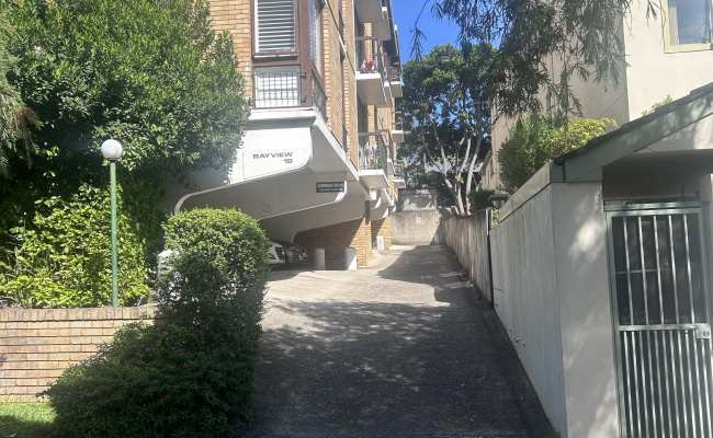 Bondi Beach - Safe Undercover Parking close to the Beach and Shops