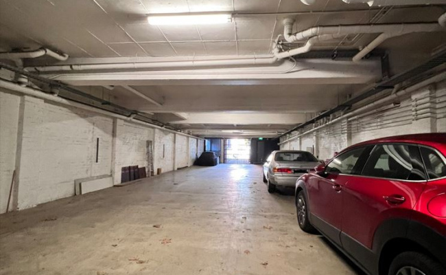 Fitzroy - Great Indoor Secured Car Park close to Tram Stops