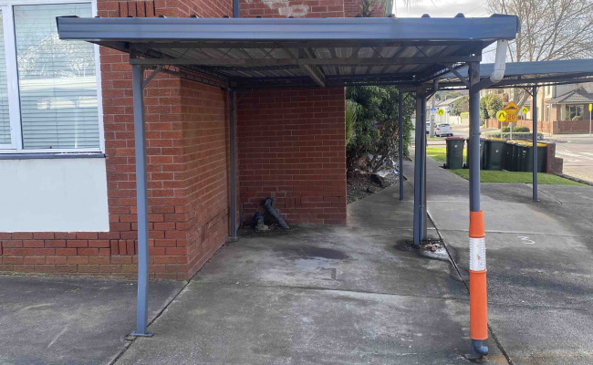 great parking space in ascot vale for cheap
