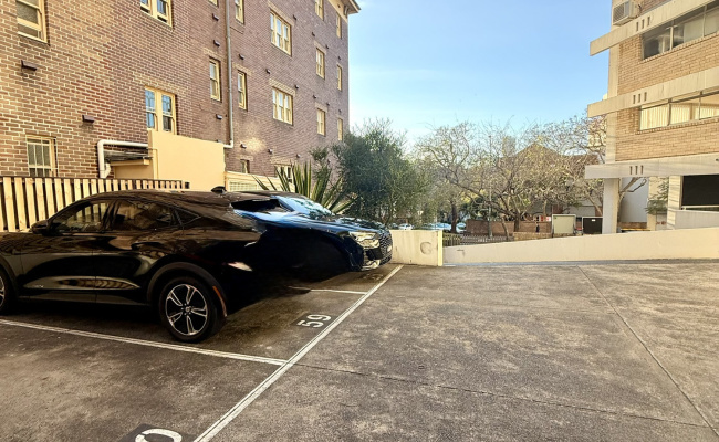Secure parking space in Elizabeth Bay