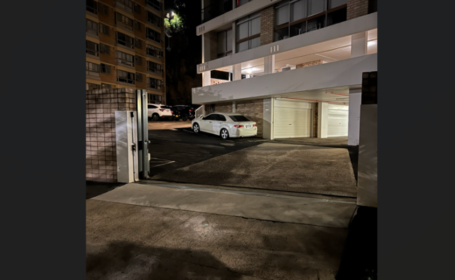 Elizabeth Bay - 24/7 Secure Parking just 5 Minute Walk to Kings Cross Station!