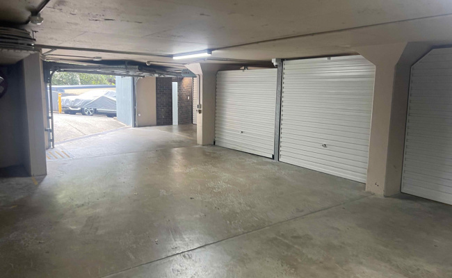Garage suitable for small car / motorbike for rent in Rushcutters Bay
