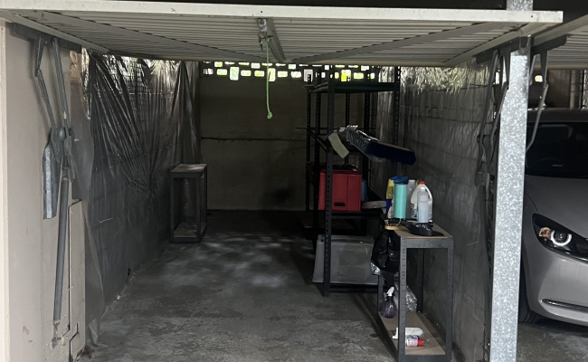 Garage suitable for small car / motorbike for rent in Rushcutters Bay