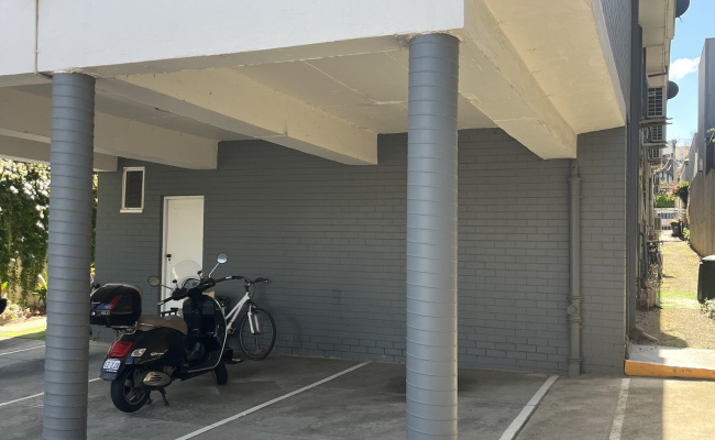 Great undercover parking space in the heart of Richmond - Near MCG, Bridge Rd and Swan St