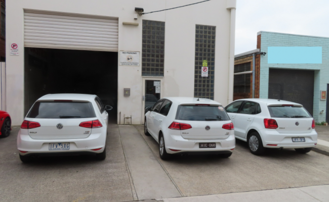 Outside parking on Sackville St in Collingwood