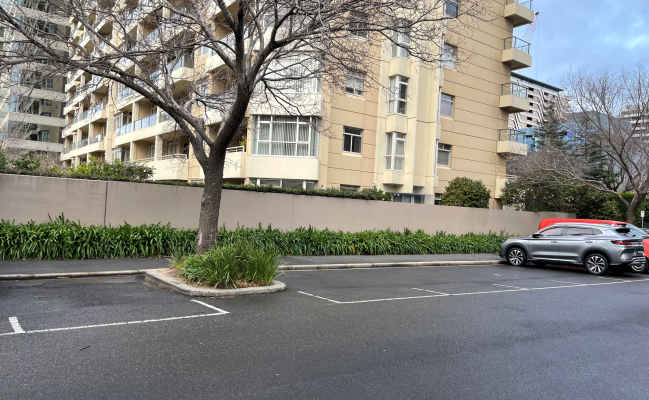 Great parking space near St Kilda Road