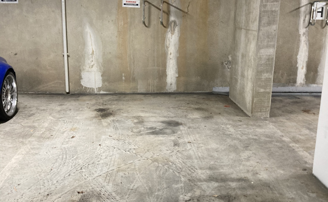 Secure parking space on Exhibition St