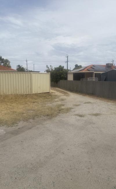 Midvale - Great Outdoor Parking Near Skate Park & Woolworths
