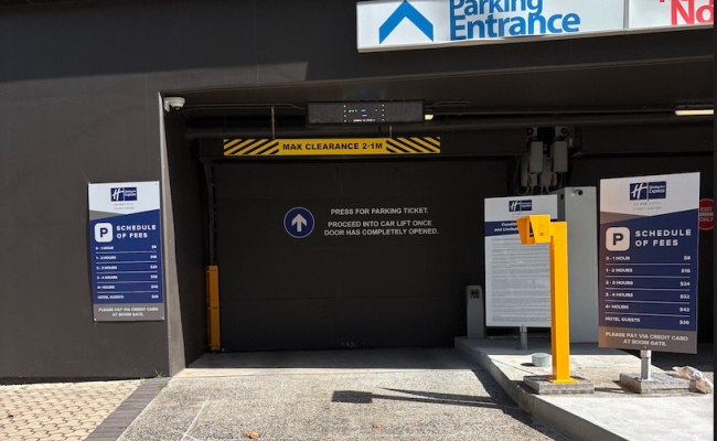 Unreserved Monthly Parking next to Sydney Airport 