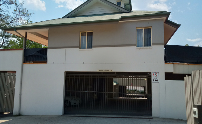 HERSTON.LOCKED COVER REMOTE KEYCONTROL BIG CARS COMPOUND GARAGE FOR RENT.