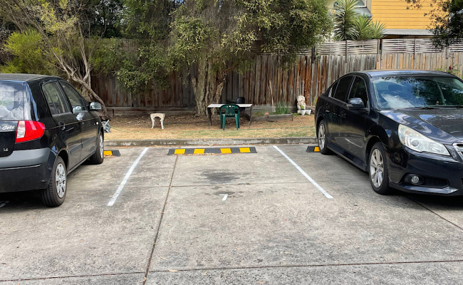 Safe parking space in the heart of Northcote