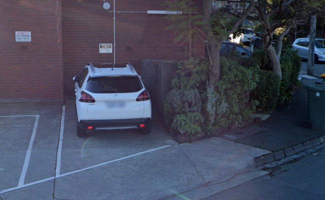 car space 100m from hospital