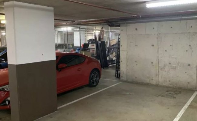 Rhodes - Secure Parking near Train Station