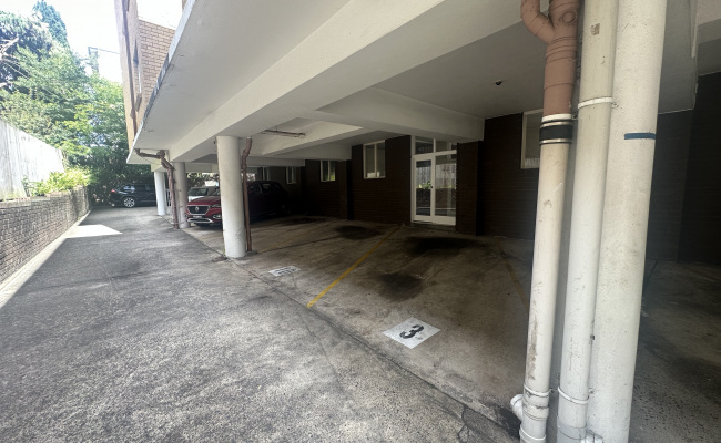 Parking space in Bondi 10 minutes walk away from beach