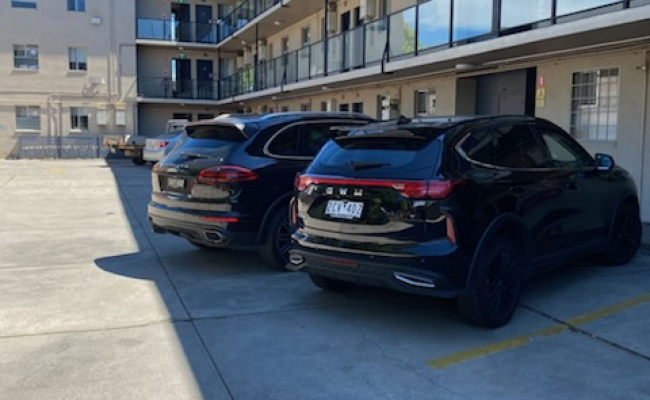 East Melbourne - Secure & Safe Outdoor Parking - WORK DAYS (6am-6pm)