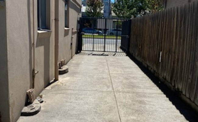 East Melbourne - Secure & Safe Outdoor Parking - WORK DAYS (6am-6pm)