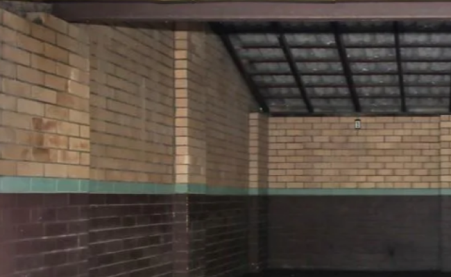 Inglewood - Great Carport Parking Next To Beaufort Street