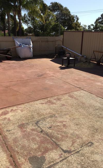 Close to Wellard train station and bus stop only 5-6min walk