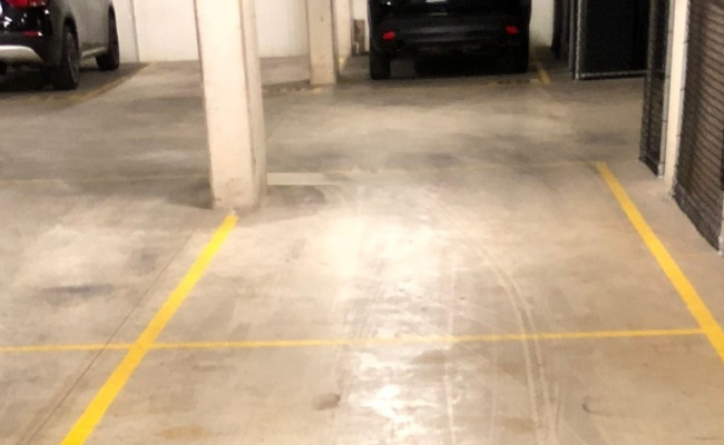 Secured car space in Solent Circuit