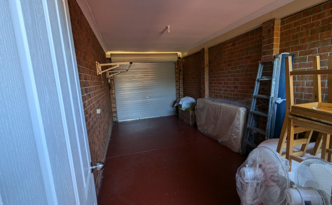 Safe monitored CCTV undercover garage park 9 min walk from station & shops, close to airport.