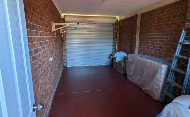 Safe monitored CCTV undercover garage park 9 min walk from station & shops, close to airport.