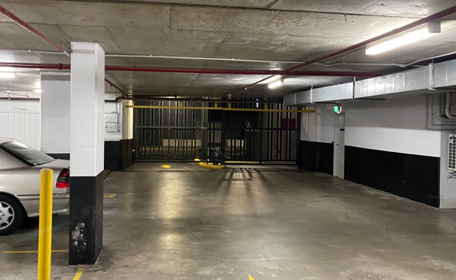 Waterloo - 24/7 Secure Indoor Parking Near East Village