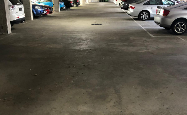 24/7 secured parking space near CBD