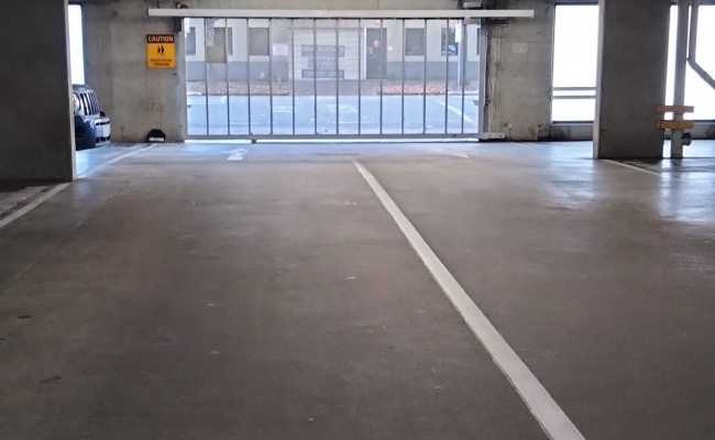 Secure easy access ground level parking spot - Southbank Blvd/Kavanagh Street