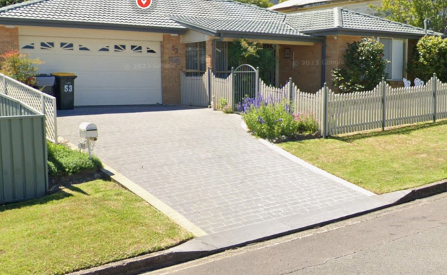 Car space available in Speers Point 2284.