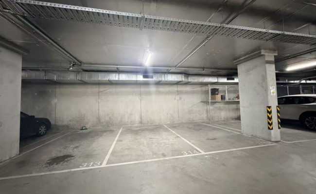 393 Spencer Street - Secure Indoor Car Park near Southern Cross Station