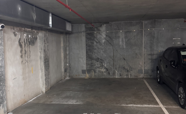 Massive car space in CBD near Parliament Station and Carlton Gardens, camera next to space