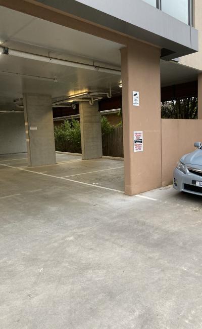 Great parking next to The Glen shopping centre
