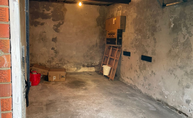 LOCKUP Garage near Westfield Hurstville