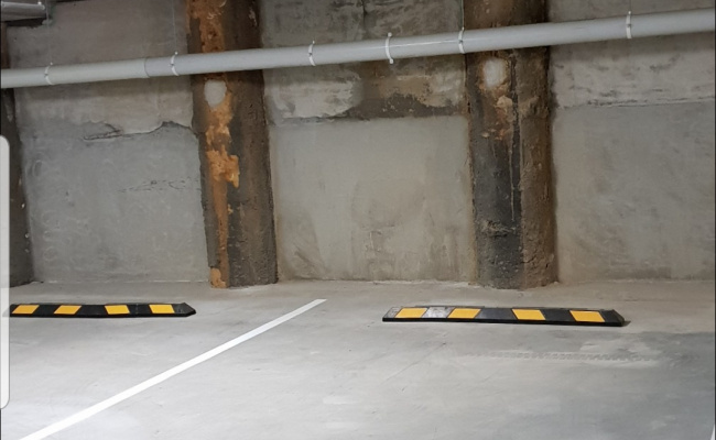 Spacious indoor parking on st Kilda rd