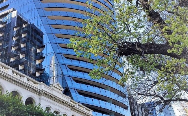 Spacious indoor parking on st Kilda rd
